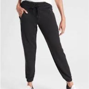 Athlete Bounce Back Jogger in Black/1x/NWT